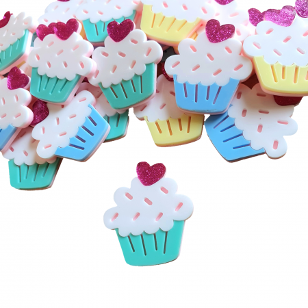 CUPCAKE AMARELO COM CORAÇÃO